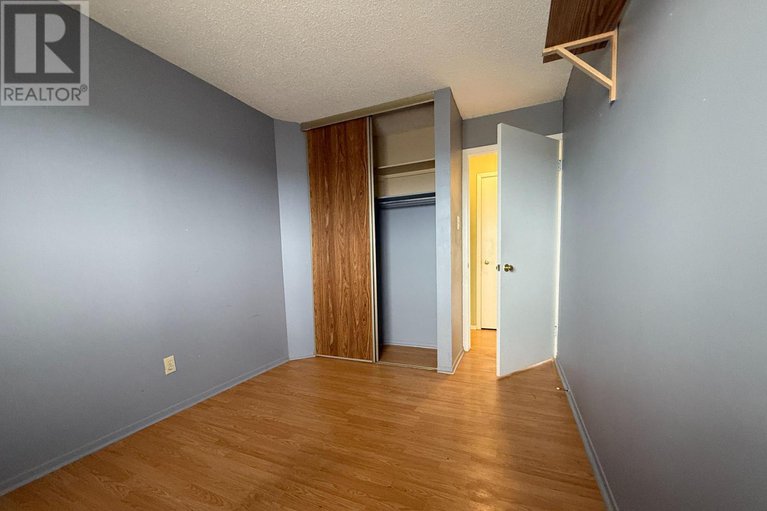 28227973/202-345-centrum-boulevard/bilberry-creekqueenswood-heights/ottawa/ontario/K1E3W9_12