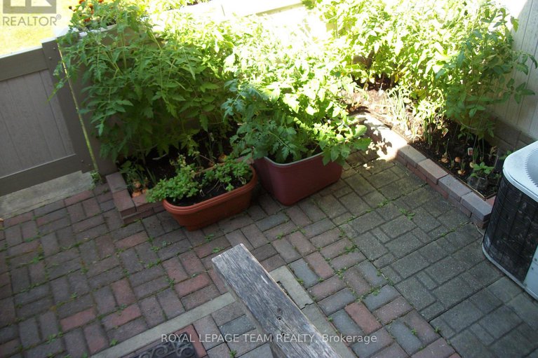 29338686/35-2027-stonehenge-crescent/pineview/ottawa/ontario/K1B4N7_23