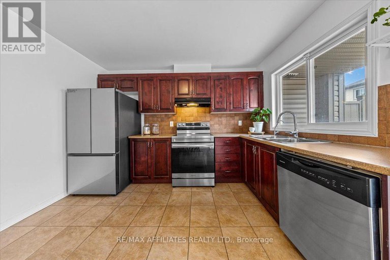 28223631/1028-pampero-crescent/stittsville-north/ottawa/ontario/K2S0N4_17