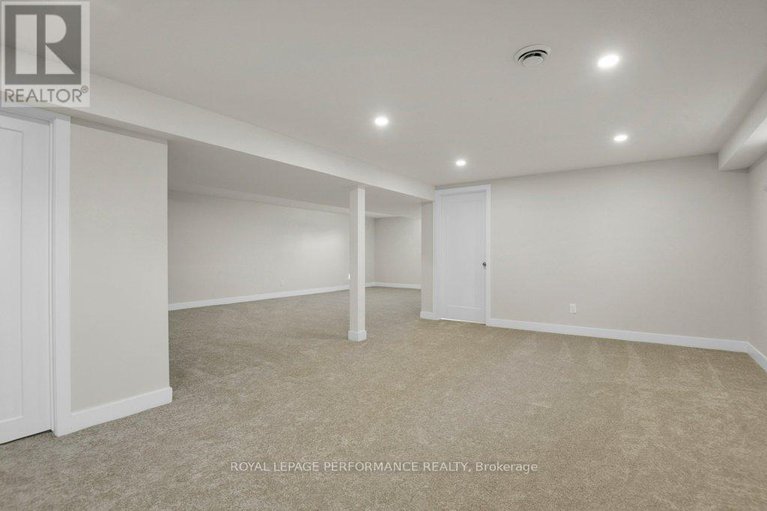 29470897/624-clarke-avenue/castle-heightsrideau-high/ottawa/ontario/K1K0Y7_28