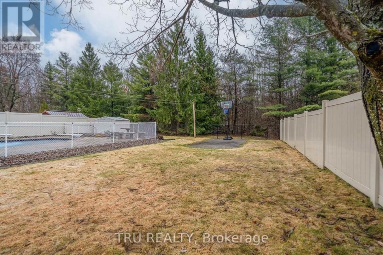 29611395/256-hoylake-crescent/bilberry-creekqueenswood-heights/ottawa/ontario/K1E2M8_42