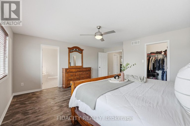 29688252/78-black-bear-way/stittsville-south/ottawa/ontario/K2S2G7_25