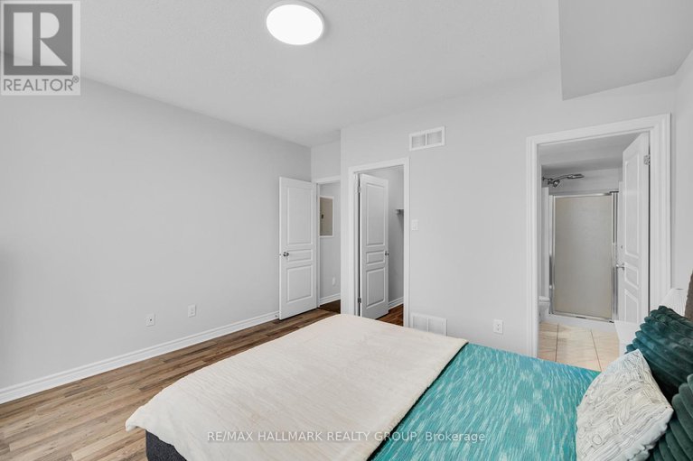 29121781/b-1067-beryl-private/riverside-southgloucester-glen/ottawa/ontario/K1V2M4_28