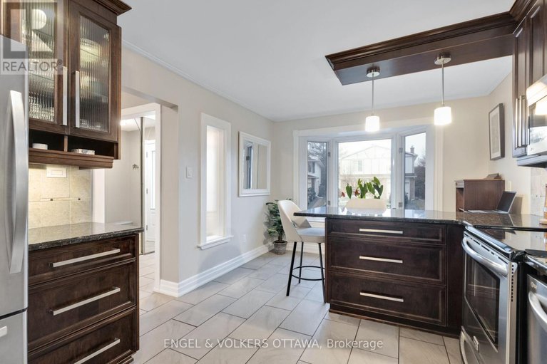 29621371/1173-st-jerome-crescent/convent-glen-north/ottawa/ontario/K1C2A7_9