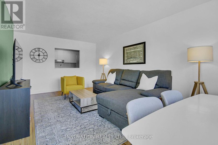 28376313/302-216-viewmount-drive/borden-farmstewart-farmcarleton-heightsparkwood-hills/ottawa/ontario/K2E7X4_8