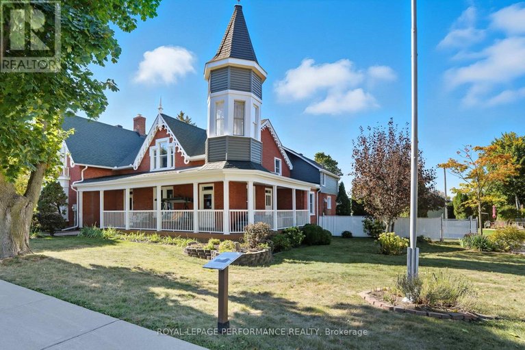 29482695/8-john-street/lorignal/champlain/ontario/K0B1K0_46