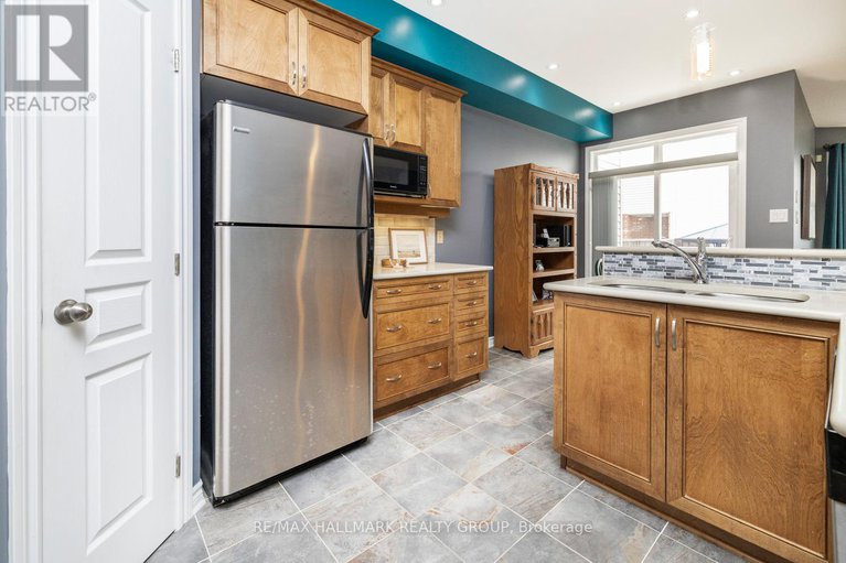 28442611/202-waymark-crescent/bridlewood/ottawa/ontario/K2M0A6_12