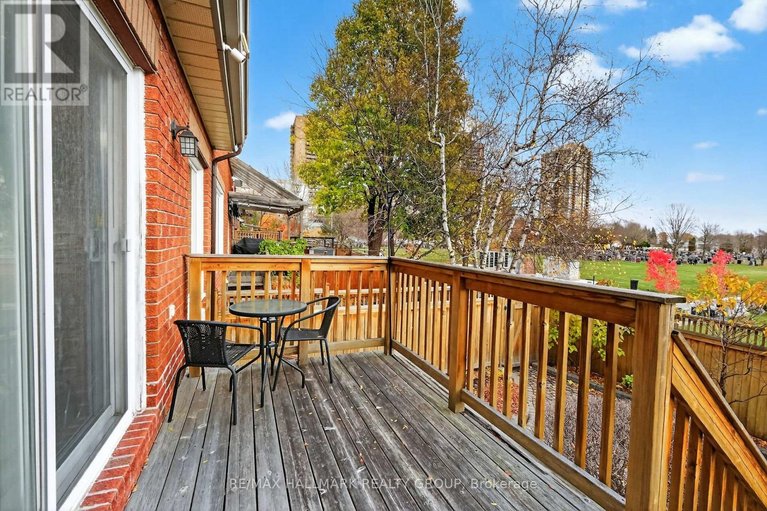 29650530/175-dunbarton-court/cardinal-glen/ottawa/ontario/K1K4L7_37