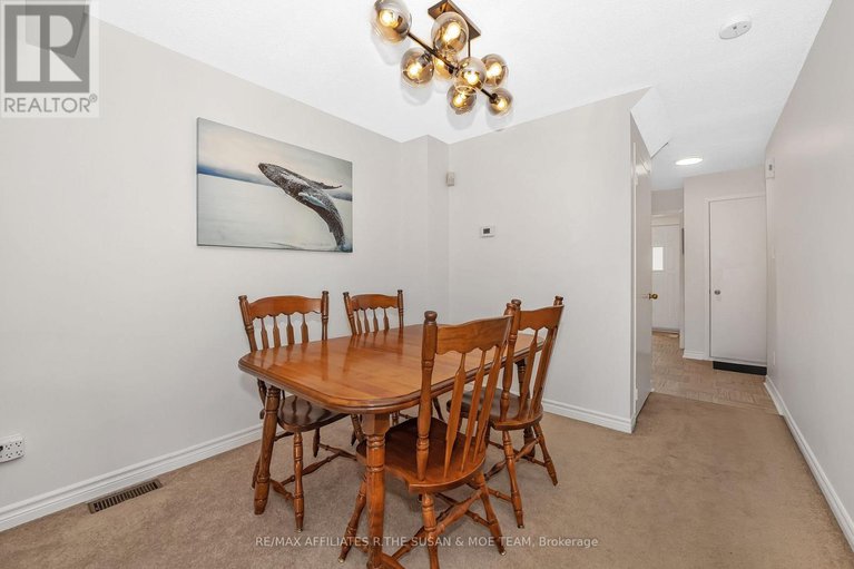 28555719/46-stokes-crescent/glencairnhazeldean/ottawa/ontario/K2L2Z4_13