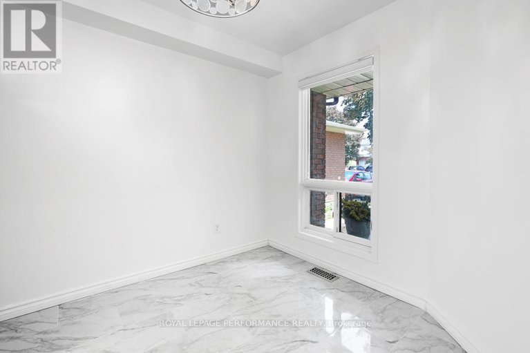 28601739/1416-caravel-crescent/bilberry-creekqueenswood-heights/ottawa/ontario/K1E3X4_16