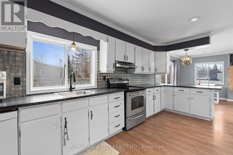 29140915/3091-cedar-beach-lane/north-grenville-twp-kemptville-south/north-grenville/ontario/K0G1J0_16