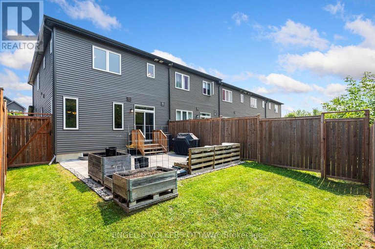 29052696/220-geyser-place/hearts-desire/ottawa/ontario/K2J6P1_44