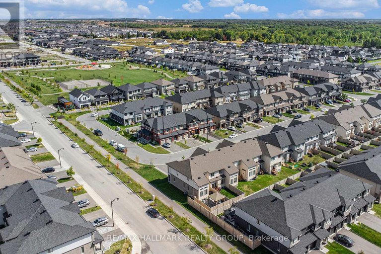 28862057/754-cairn-crescent/mer-bleuebradley-estatesanderson-park/ottawa/ontario/K1W0P4_40