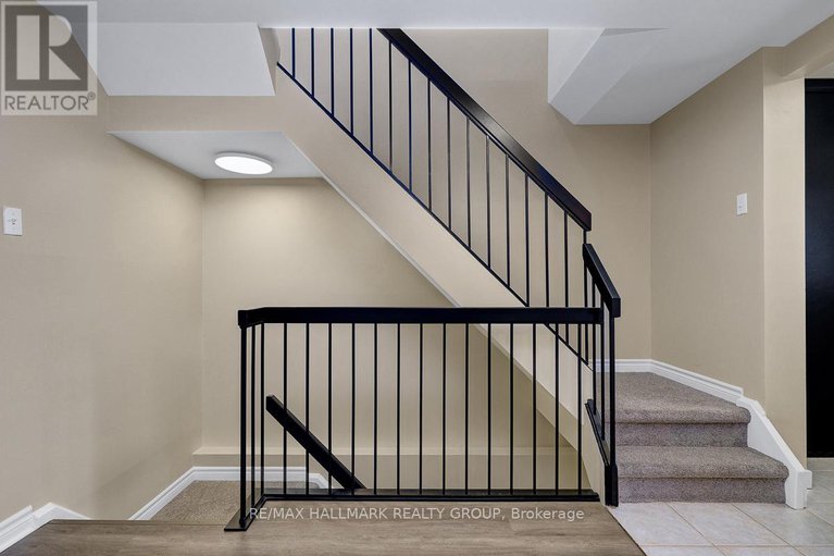 28349257/1701-lafrance-drive/queenswood-heights-south/ottawa/ontario/K1E2L7_7