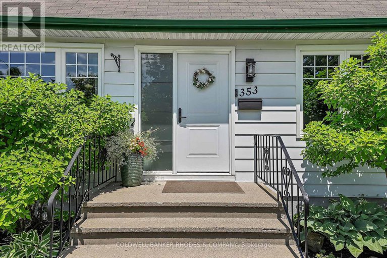 28930348/353-spartan-avenue/overbrookcastle-heights/ottawa/ontario/K1K1J6_3