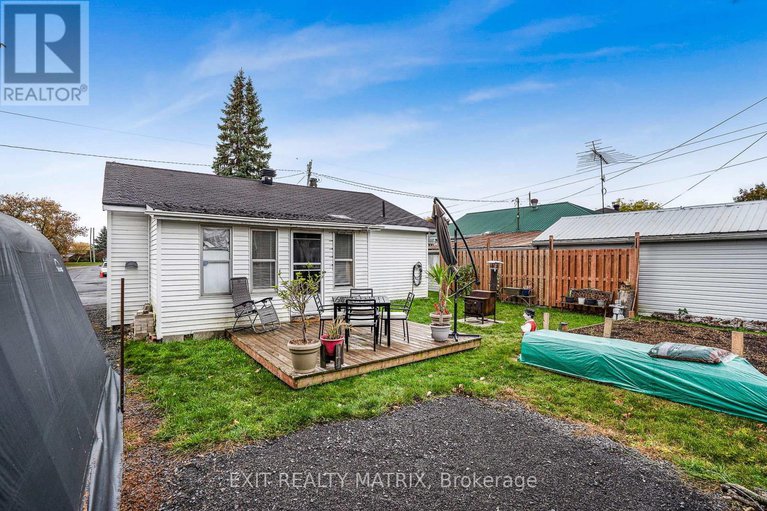 29015888/17-victoria-street-w/alexandria/north-glengarry/ontario/K0C1A0_23