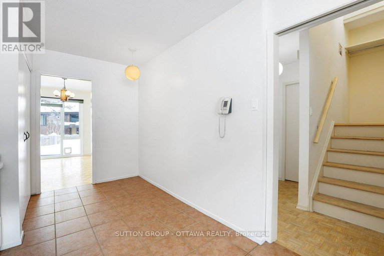 29362253/60-121-buell-street/westborohampton-park/ottawa/ontario/K1Z7E7_11