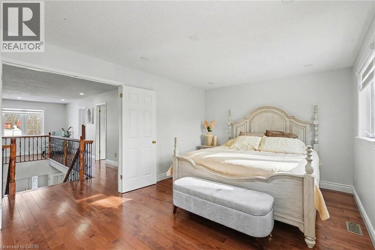 29442600/106-knudson-drive/kanata/ontario/K2K2L5_41