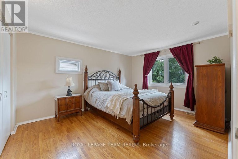 29371240/123-abbeyhill-drive/glencairnhazeldean/ottawa/ontario/K2L1H4_21