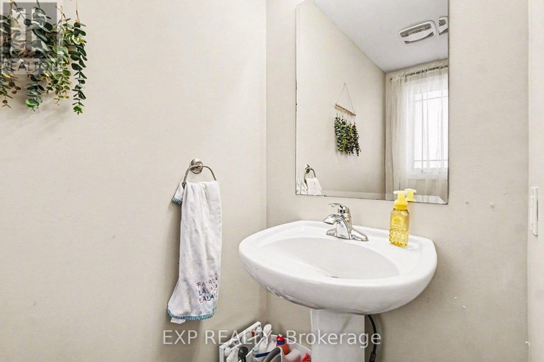 29298211/735-regiment-avenue/emerald-meadowstrailwest/ottawa/ontario/K2M0E6_10