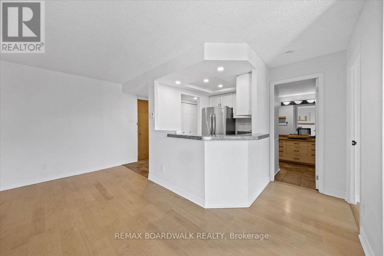 29362549/308-15-murray-street/lower-townbyward-market/ottawa/ontario/K1N9M5_17