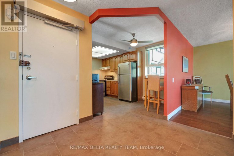 29322597/1001-555-brittany-drive/viscount-alexander-park/ottawa/ontario/K1K4C5_5