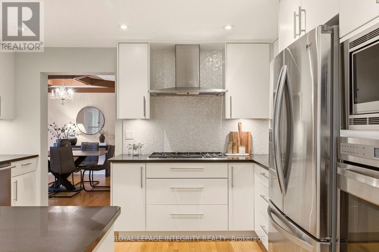 29618053/68-beaver-ridge/city-viewskylinefisher-heightsparkwood-hills/ottawa/ontario/K2E6E4_17