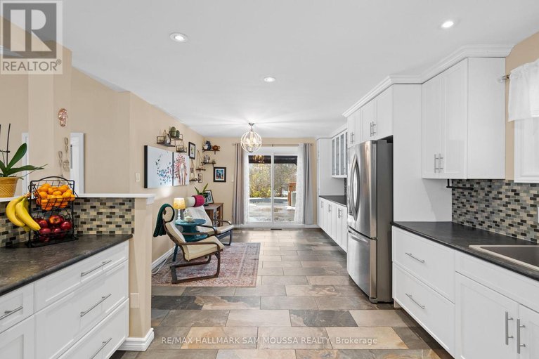 29138832/9-quinpool-crescent/arbeatha-park/ottawa/ontario/K2H6H9_14