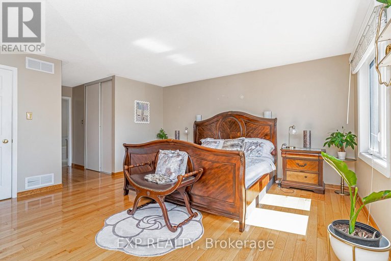 28746795/2103-gardenway-drive/fallingbrookgardenway-south/ottawa/ontario/K4A3K2_26