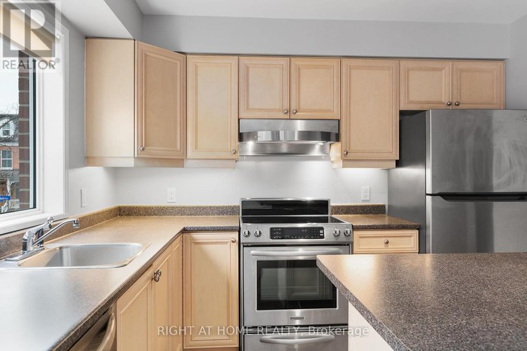 29127565/4-thorburn-private/lower-town/ottawa/ontario/K1N1G4_22