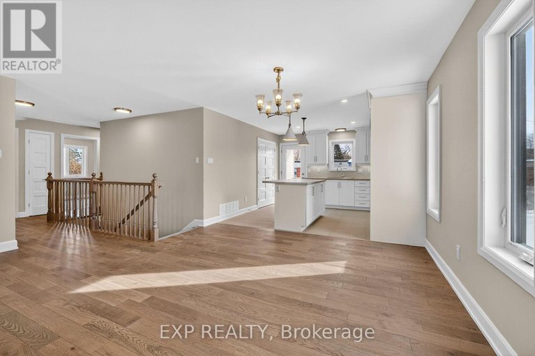 28364468/53-craig-street/village-of-russell/russell/ontario/K4R1A6_6