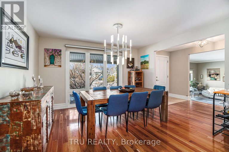 28288909/2302-fox-crescent/whitehaven/ottawa/ontario/K2B7K6_13