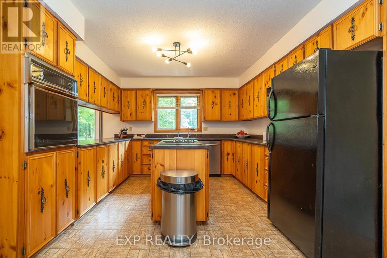 28757377/1437-usborne-street/mcnabbraeside-twps/mcnabbraeside/ontario/K0A1G0_6