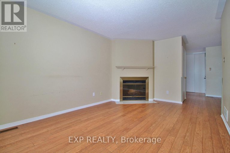 28815931/2127-lauzon-street/fallingbrookgardenway-south/ottawa/ontario/K4A3K7_7