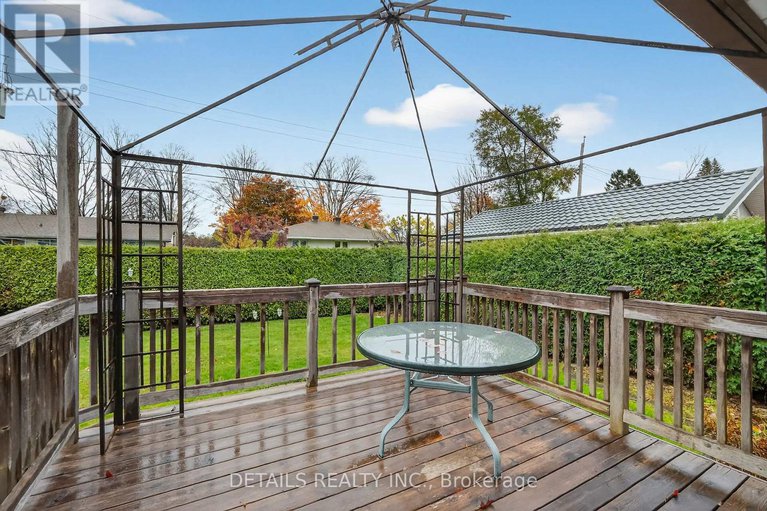 29077248/1031-connaught-avenue/queensway-terrace-north/ottawa/ontario/K2B5N2_45