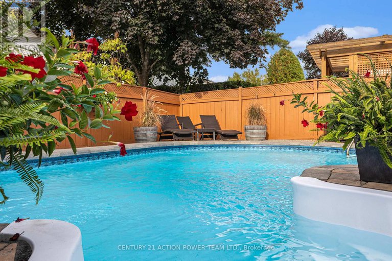 28927560/1017-sheenboro-crescent/fallingbrookpineridge/ottawa/ontario/K4A3M8_39