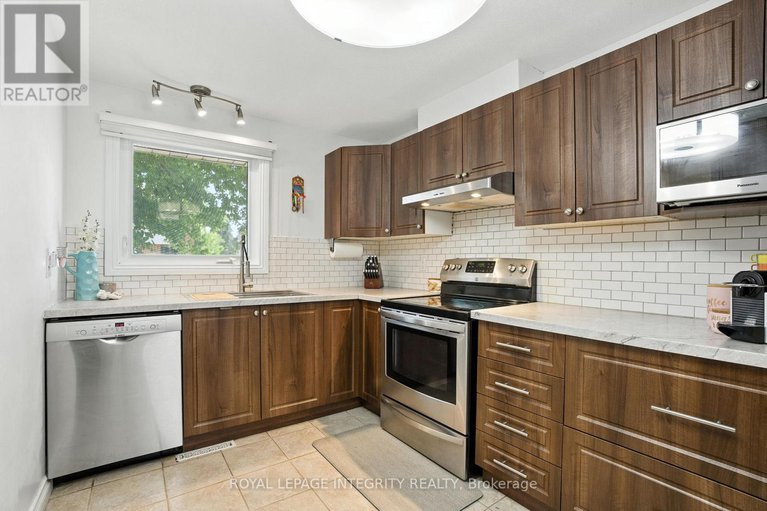 28545916/1760-lafrance-drive/queenswood-heights-south/ottawa/ontario/K1E2H2_6