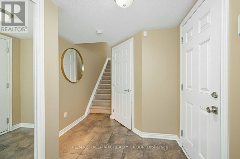 28978296/601-foxlight-circle/emerald-meadowstrailwest/ottawa/ontario/K2M0L9_5