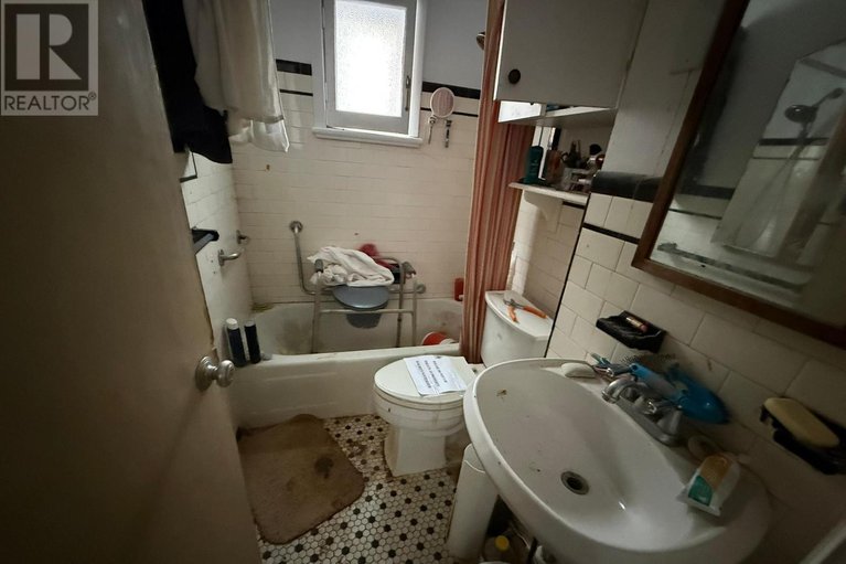 29194787/25-third-avenue/glebe/ottawa/ontario/K1S2J5_8