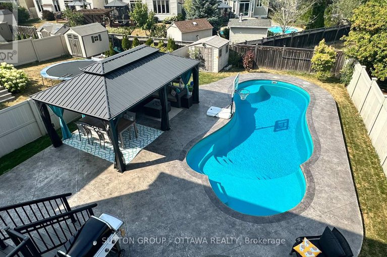 28740856/329-west-ridge-drive/stittsville-south/ottawa/ontario/K2S2G7_4