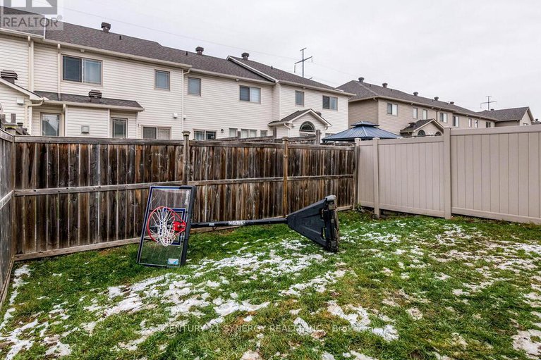 29136058/634-moorpark-avenue/emerald-meadowstrailwest/ottawa/ontario/K2M0H8_34