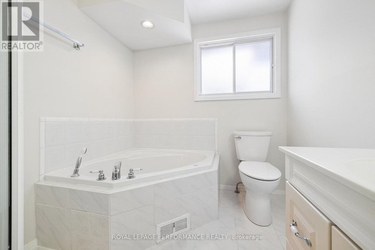 29578731/1989-michigan-avenue/urbandale-acres/ottawa/ontario/K1H6Y1_26