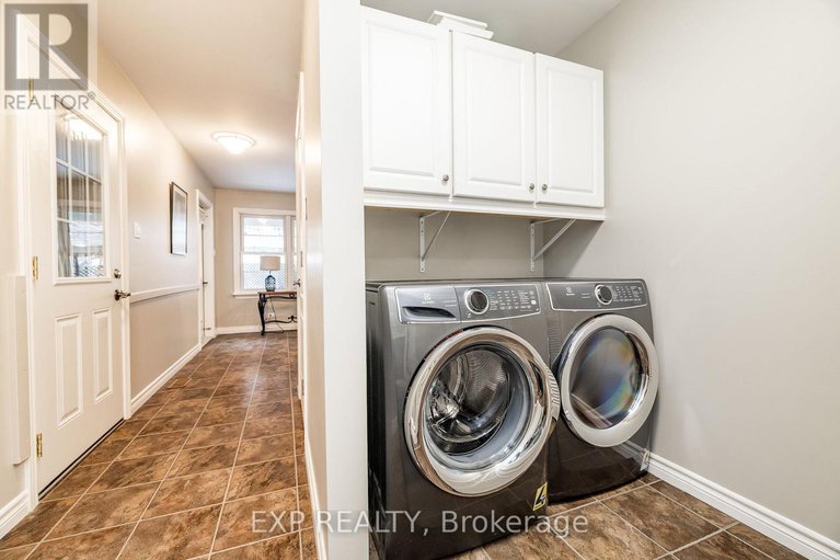 29248960/74-malcolm-street/almonte/mississippi-mills/ontario/K0A1A0_30