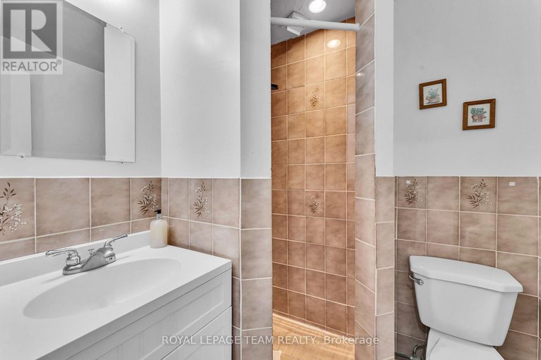 29341434/1409-mory-street/emerald-woodssawmill-creek/ottawa/ontario/K1T1C8_37