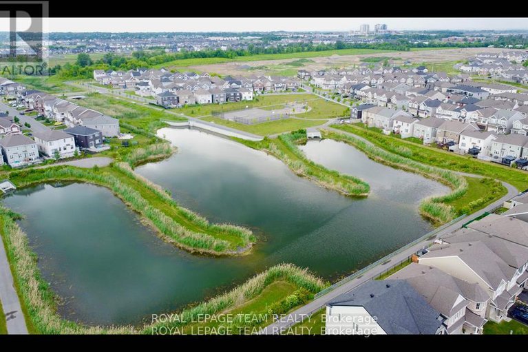 28616419/526-alcor-terrace/half-moon-bay/ottawa/ontario/K2J6N6_41