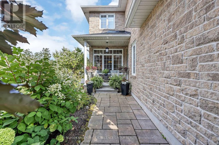 28730697/2677-chamberland-street/town-of-rockland/clarence-rockland/ontario/K4K0A5_3