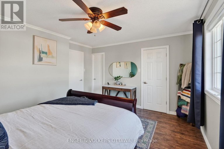 29596735/1499-corsham-avenue/fallingbrookpineridge/ottawa/ontario/K4A3M6_32