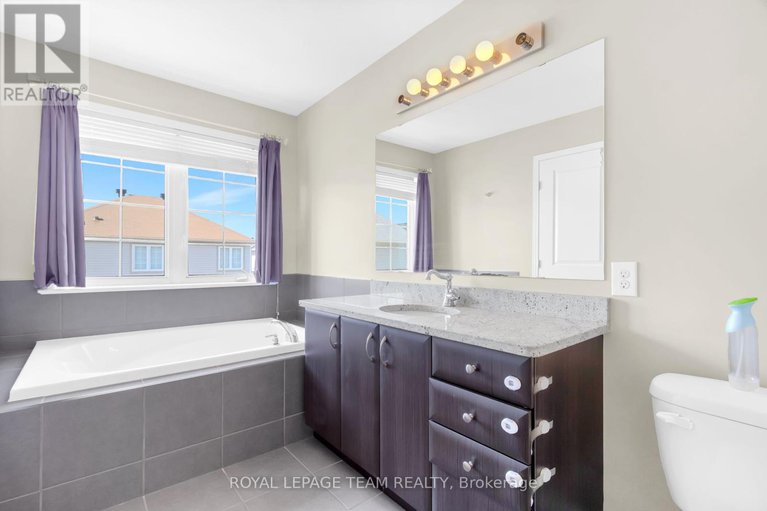 28376167/910-caldermill-private-w/stonebridge/ottawa/ontario/K2J0Z7_19
