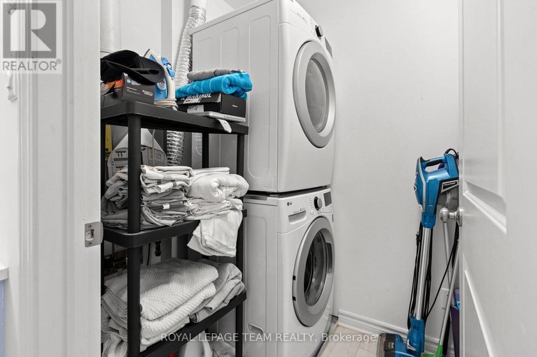 29015602/14-verglas-lane/mer-bleuebradley-estatesanderson-park/ottawa/ontario/K1W0P5_29