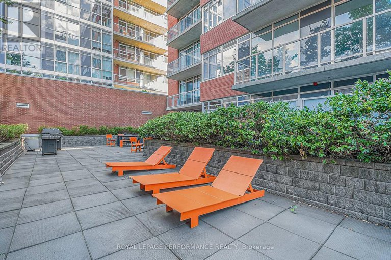 28302744/180-york-street/lower-townbyward-market/ottawa/ontario/K1N1J6_16